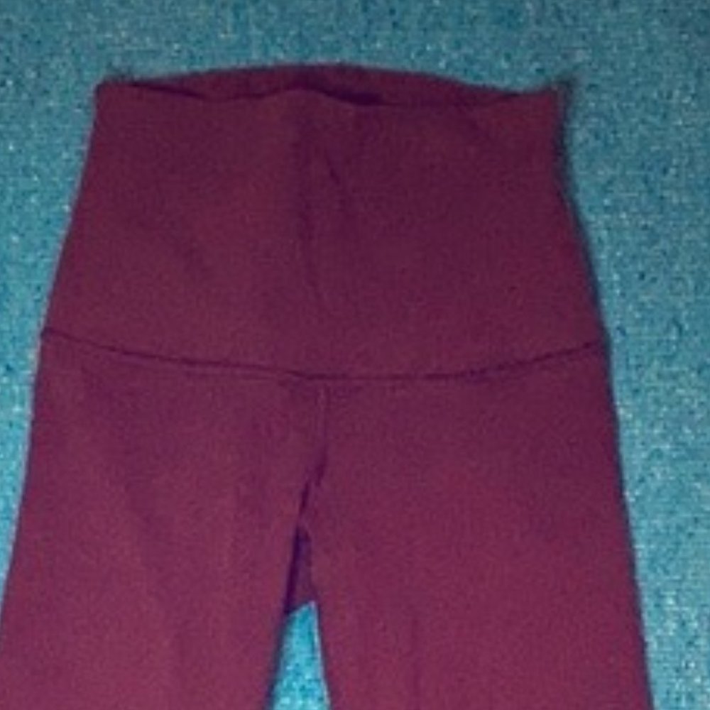 Lululemon Leggings size 2, Maroon, 21"